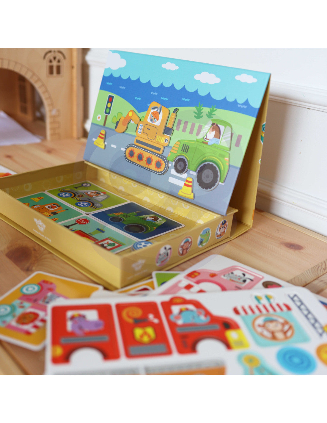 Magnētiskā montessori puzles kaste "Auto"